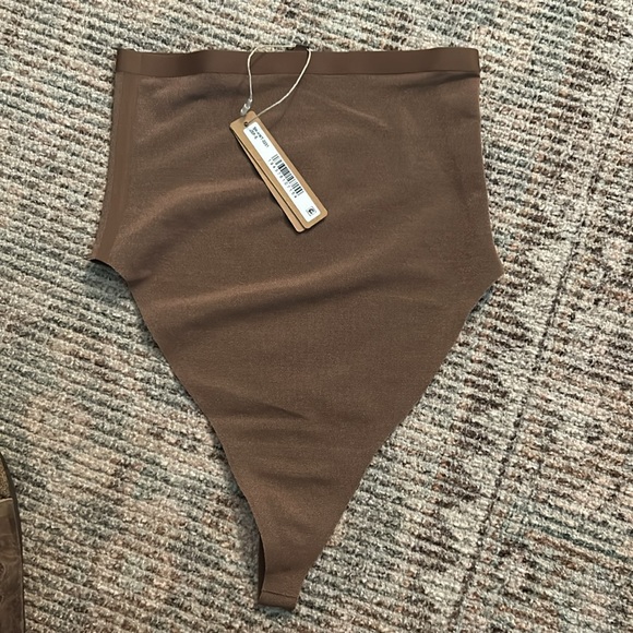 NWT SKIMS Nude Power Mesh High Waist Thong Small - Picture 2 of 3